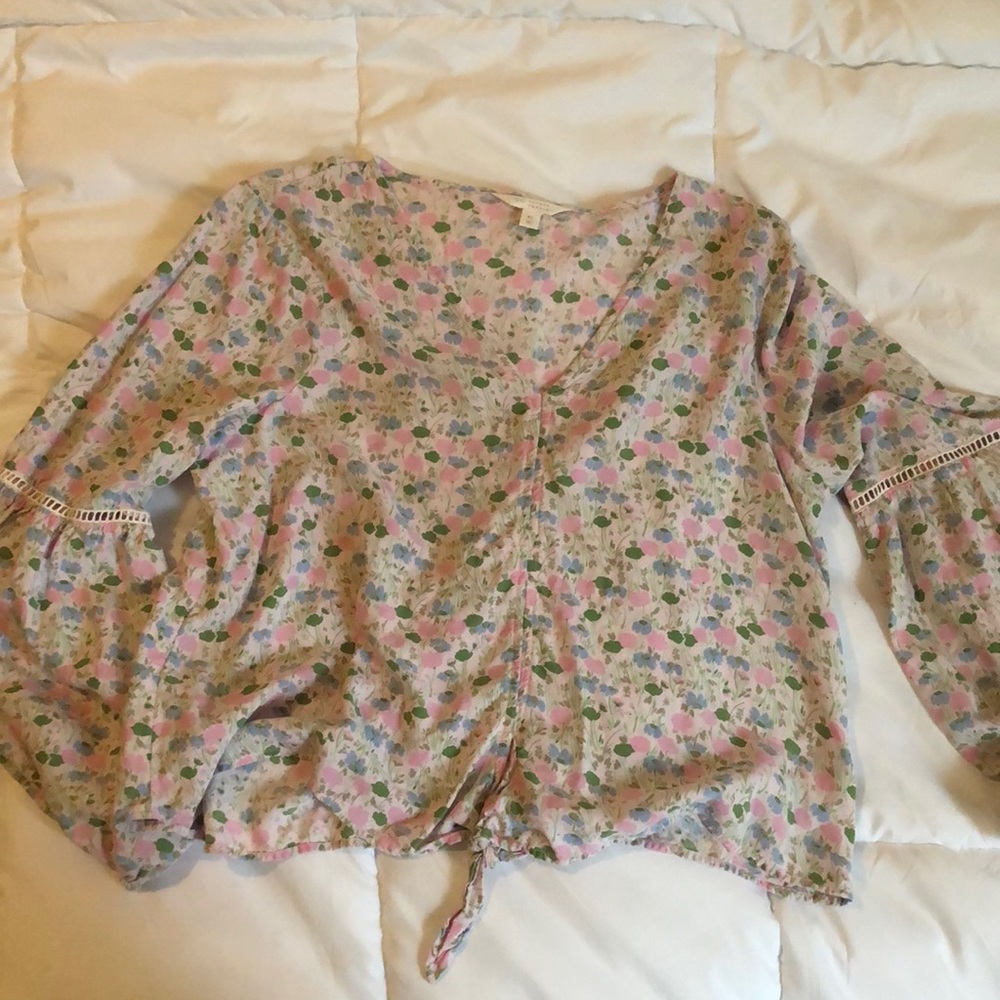 Lauren Conrad Long Sleeve Blouse. Water Color Style flower print.